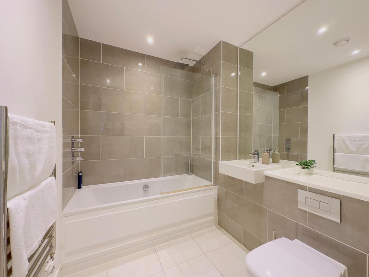 Апартаменты Luxurious Comfy Penthouse - Steps To East Croydon Train Station - Views Экстерьер фото