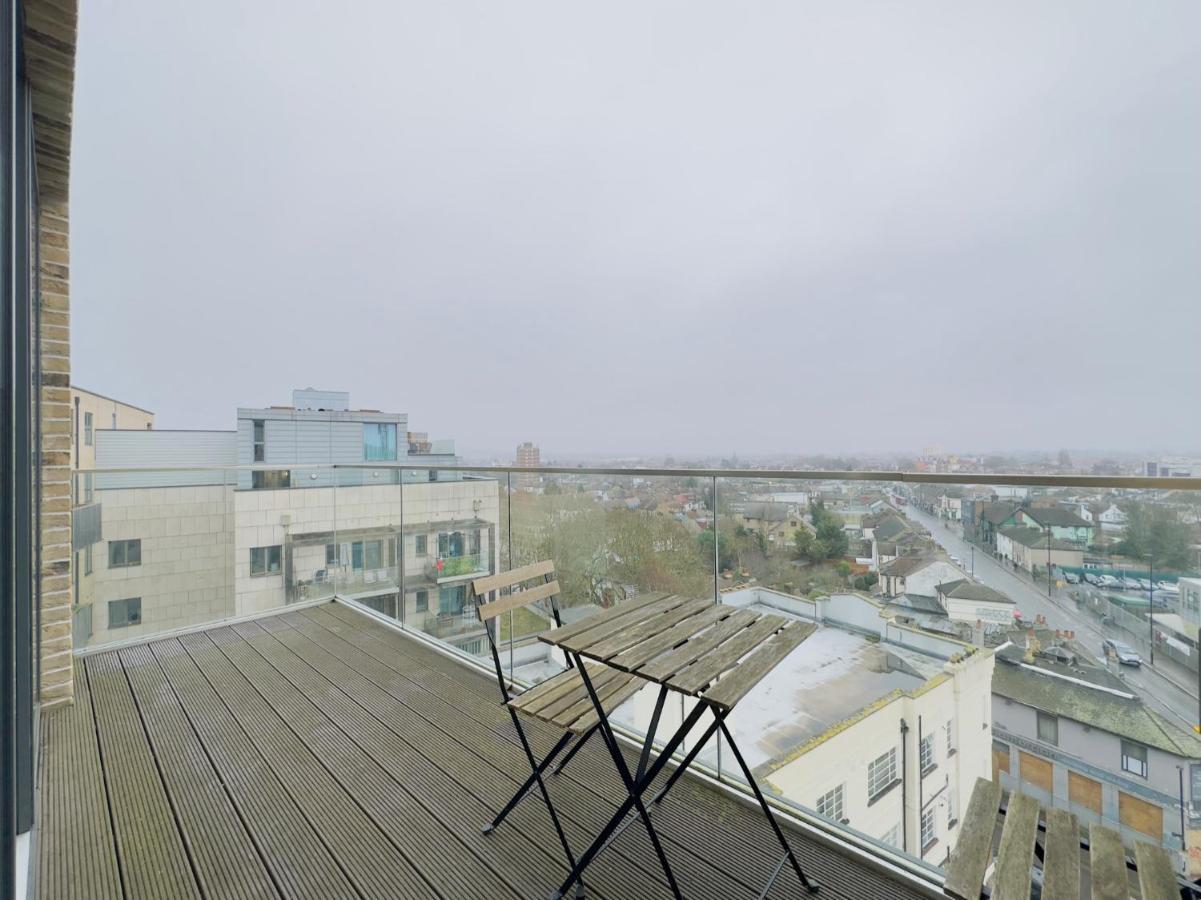 Апартаменты Luxurious Comfy Penthouse - Steps To East Croydon Train Station - Views Экстерьер фото